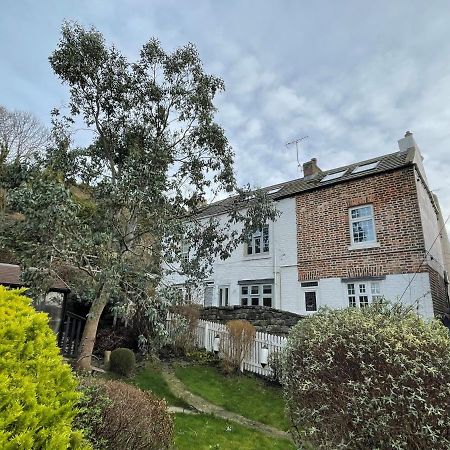 Demeter Cottage Whitby Exterior photo